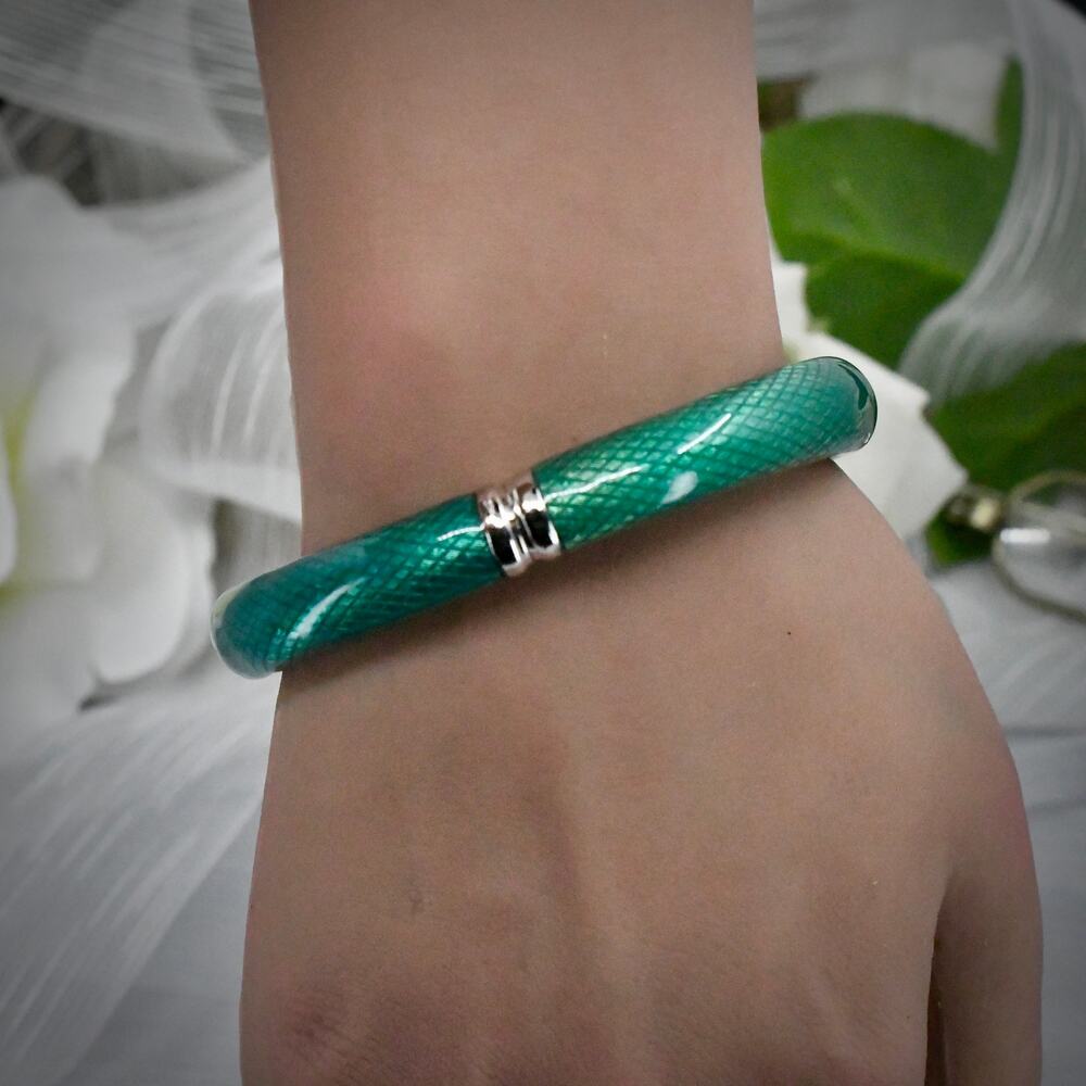 Erwin Pearl Emerald Green Snakeskin Textured Bangle Magnetic Clasp 6.5"